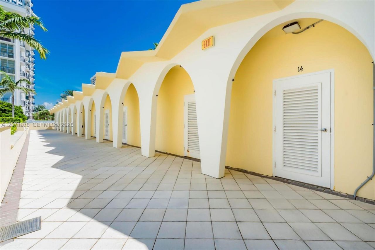 5600 Collins Ave, Unit 11S, Miami Beach, FL 33140 Photo