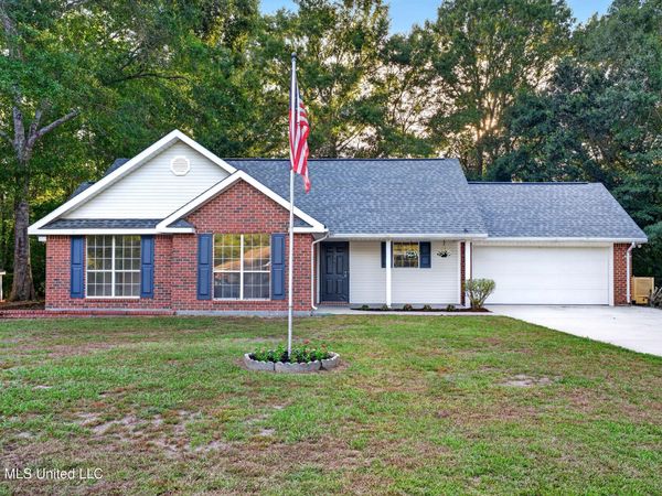 23 Ridge Crest Drive, Picayune, MS 39466