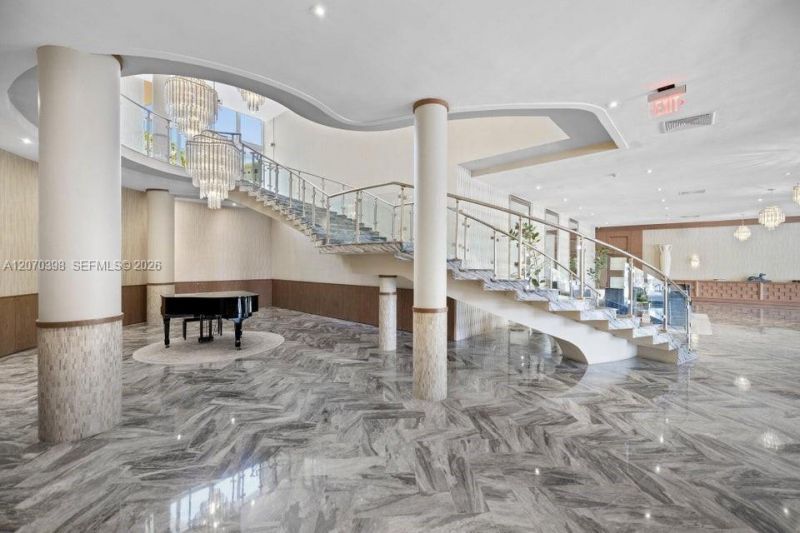 5401 Collins Ave , Unit 620, Miami Beach, FL 33140 Photo