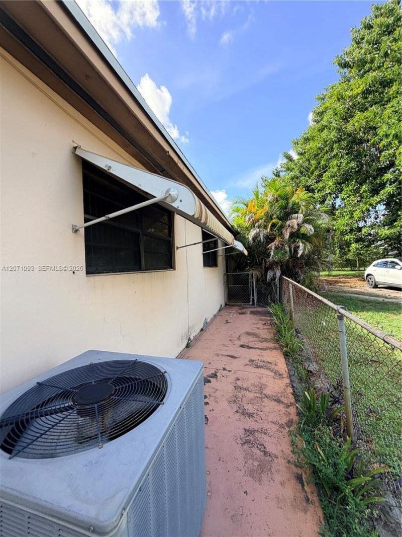 733 E 26th St , Hialeah, FL 33013 Photo