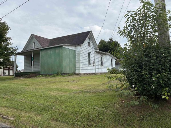 77 Grace Avenue, Masontown, WV 26542