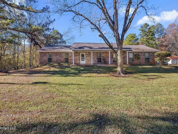 1085 Thomas Drive, Raymond, MS 39154