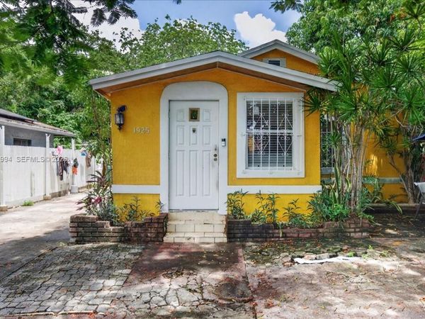 1925 NW 85th St , Miami, FL 33147