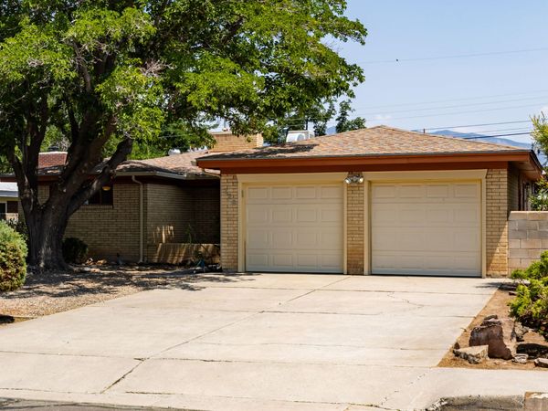 720 Manzano Street NE, Albuquerque, NM 87110