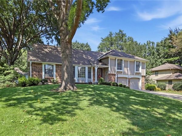 2206 W 120th Street, Leawood, KS 66209