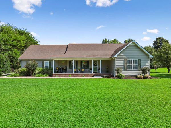 15 Meadowland Dr, Manchester, TN 37355