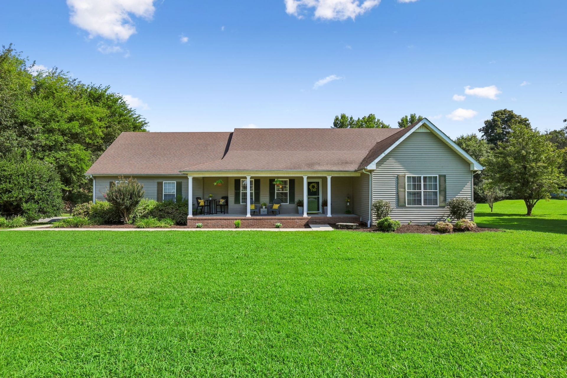 15 Meadowland Dr, Manchester, TN 37355 Main Photo