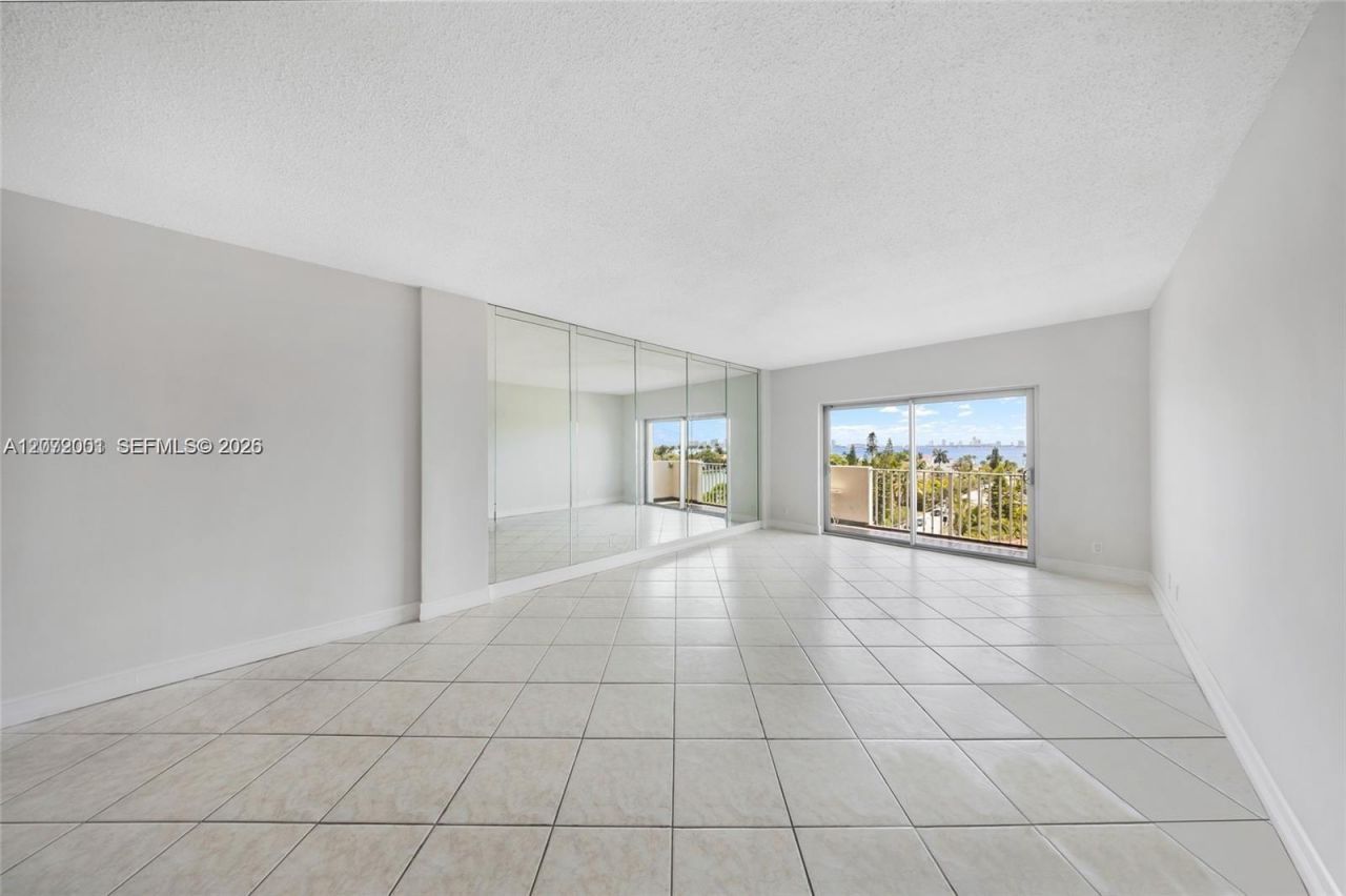 1455 N Treasure Dr , Unit 7J, North Bay Village, FL 33141 Photo