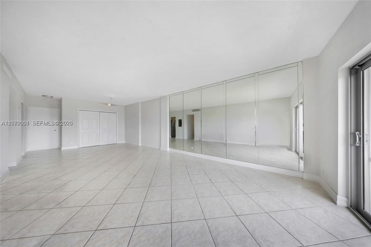 1455 N Treasure Dr , Unit 7J, North Bay Village, FL 33141 Photo