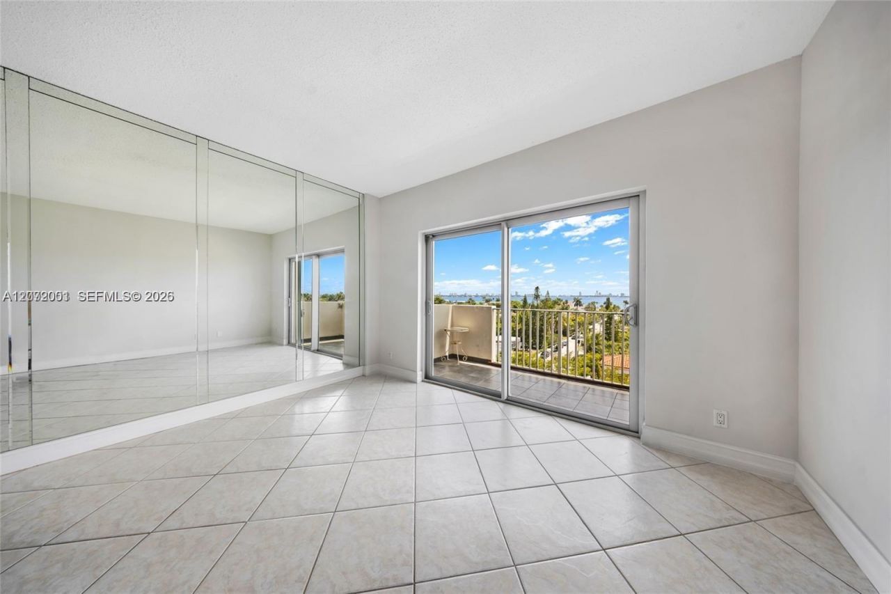 1455 N Treasure Dr , Unit 7J, North Bay Village, FL 33141 Photo