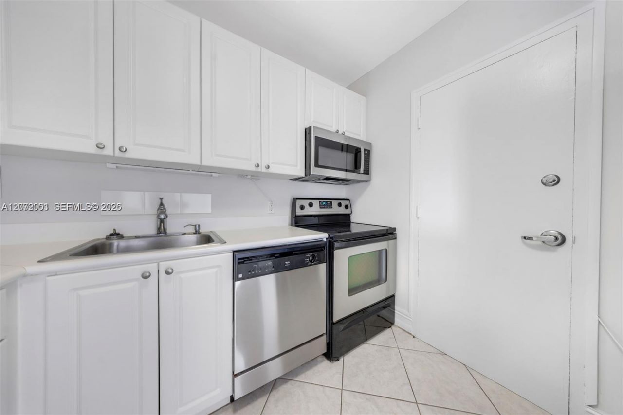 1455 N Treasure Dr , Unit 7J, North Bay Village, FL 33141 Photo