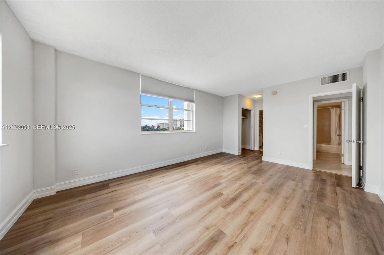 1455 N Treasure Dr , Unit 7J, North Bay Village, FL 33141 Photo