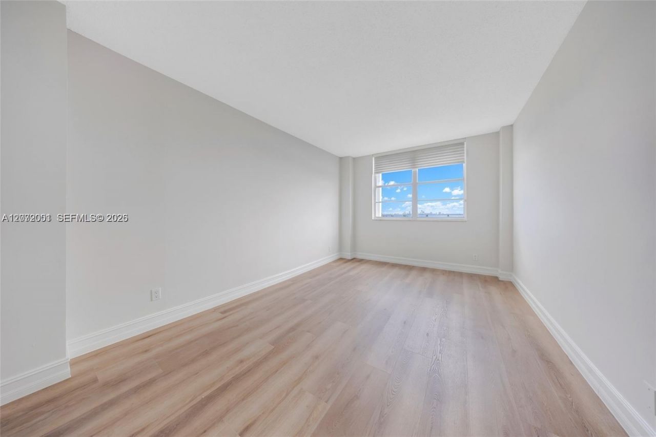 1455 N Treasure Dr , Unit 7J, North Bay Village, FL 33141 Photo