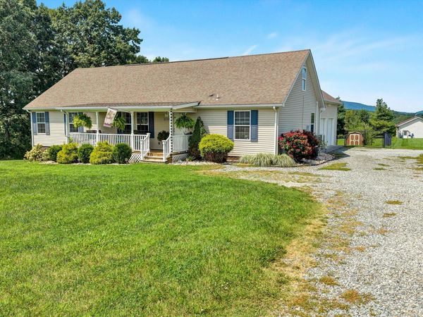 2220 Callaway RD , Rocky Mount, VA 24151