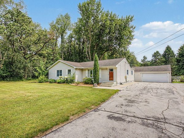 2511 Reynolds Road, Jackson, MI 49201