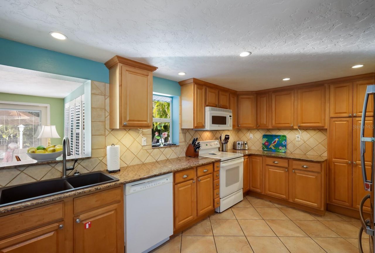 125 Crescent Drive, Anna Maria, FL 34216 Photo
