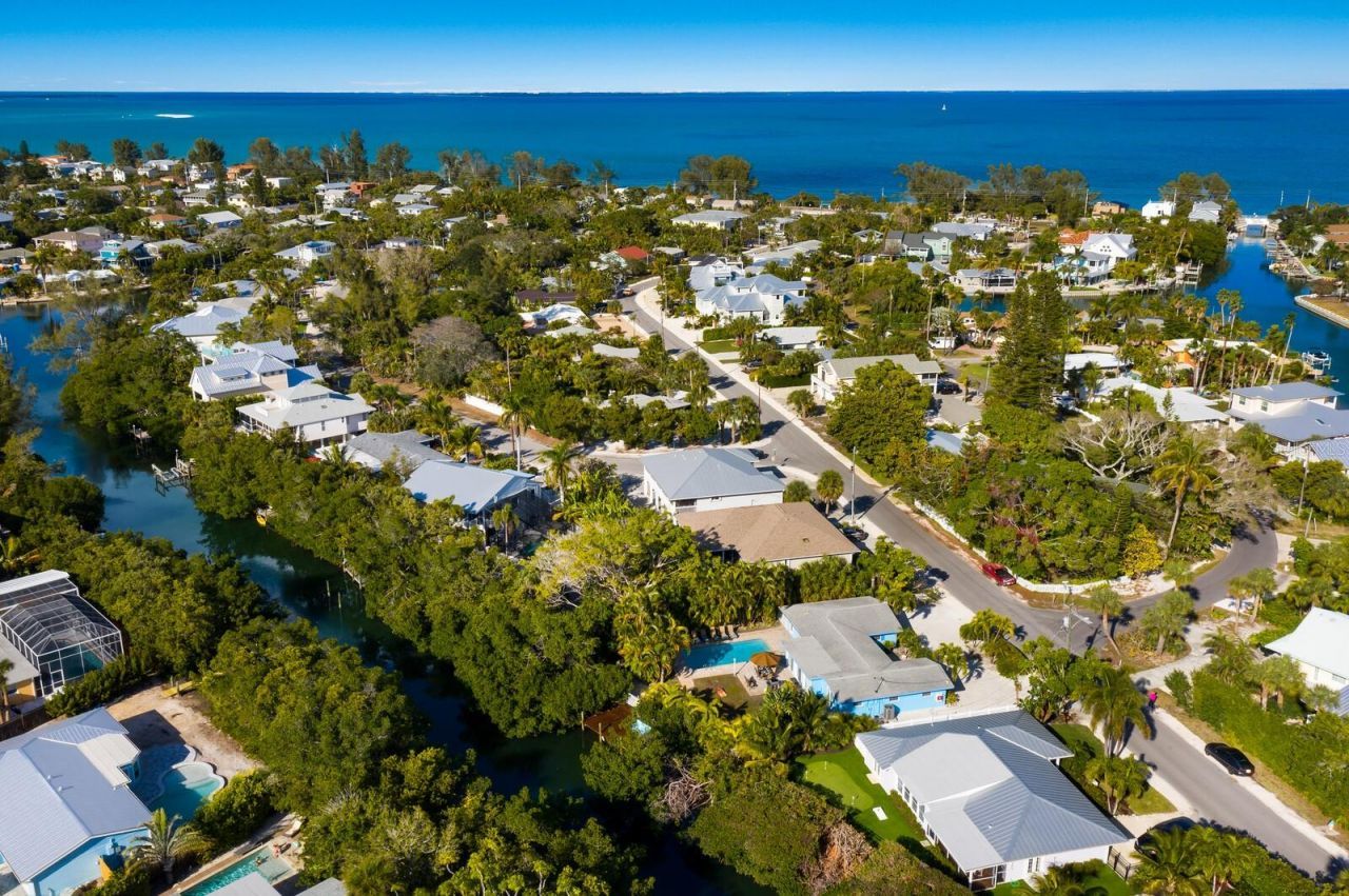 125 Crescent Drive, Anna Maria, FL 34216 Photo