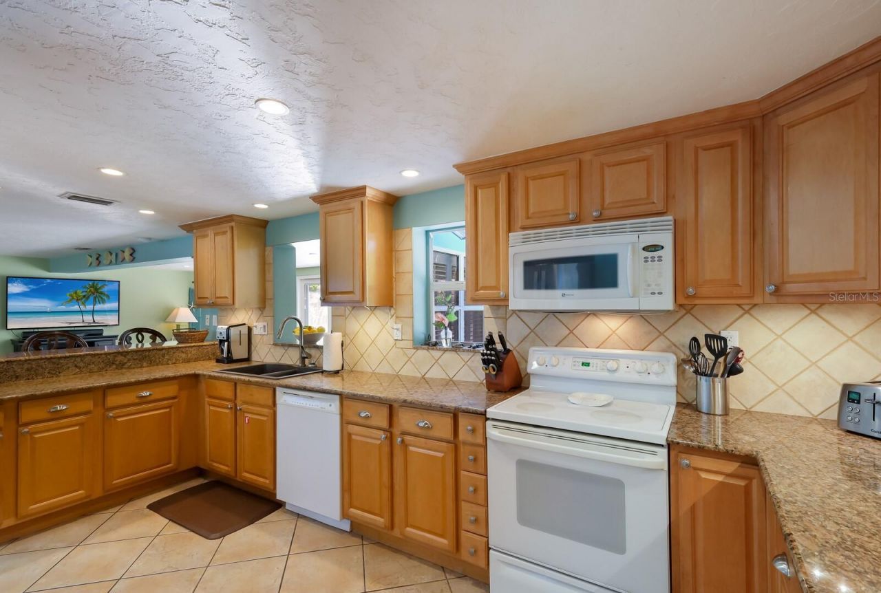 125 Crescent Drive, Anna Maria, FL 34216 Photo