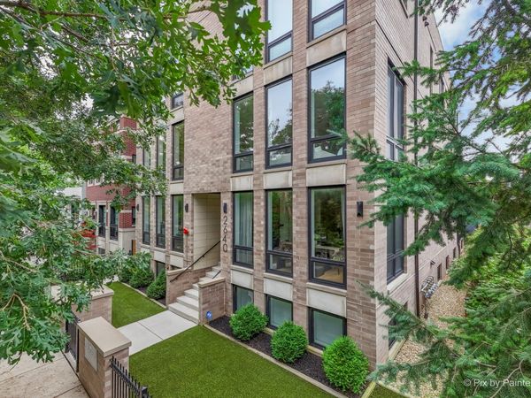2640 N Bosworth Avenue, Unit PHS, Chicago, IL 60614