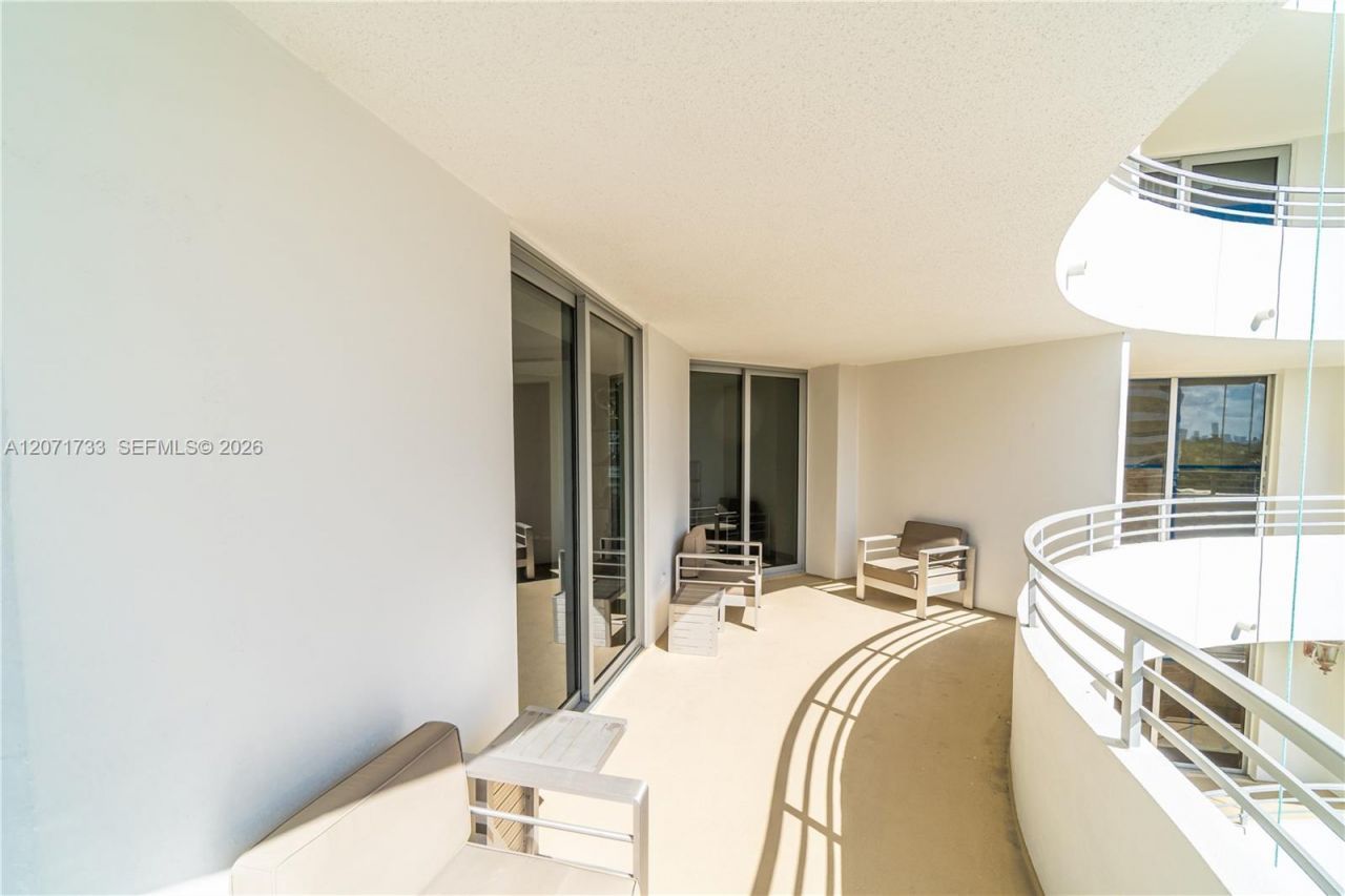 5555 Collins Ave , Unit 5A, Miami Beach, FL 33140 Photo