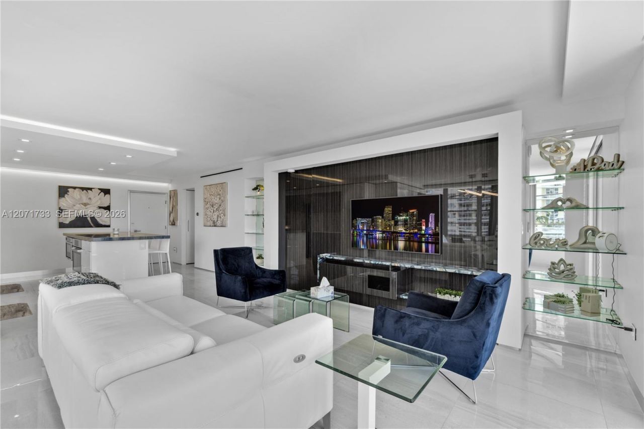 5555 Collins Ave , Unit 5A, Miami Beach, FL 33140 Photo