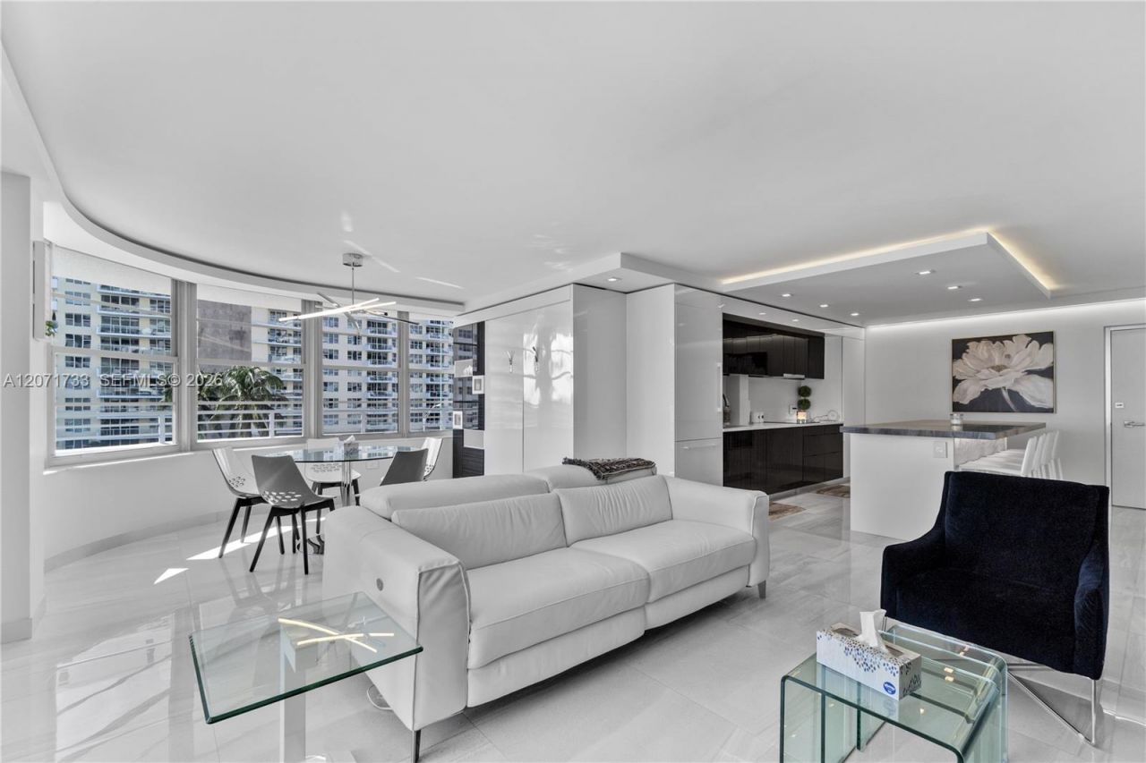 5555 Collins Ave , Unit 5A, Miami Beach, FL 33140 Photo