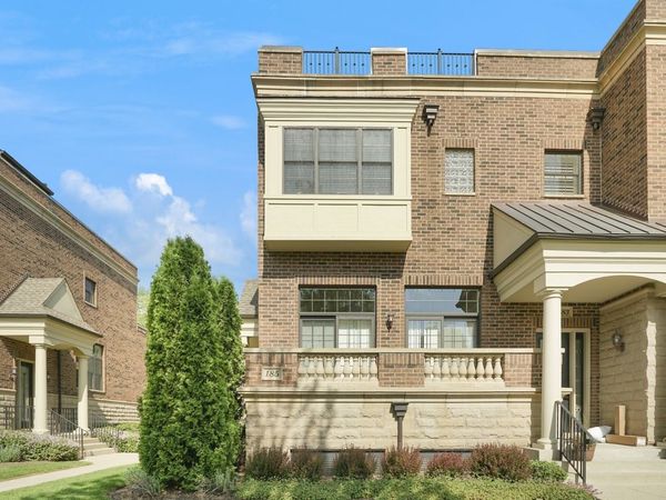 185 N Hickory Avenue , Arlington Heights, IL 60004