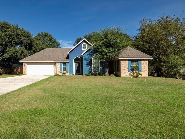 61364 MAGNOLIA Drive, Lacombe, LA 70445