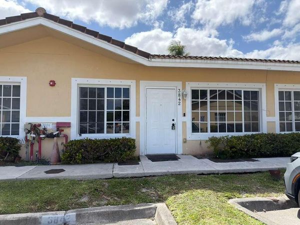 3842 SW 48TH Avenue, Hollywood, FL 33023