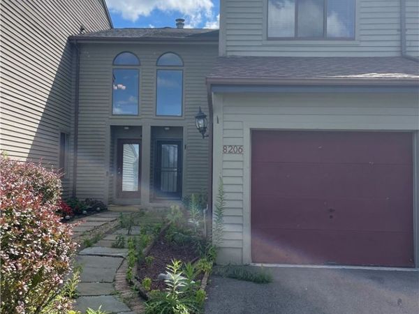 8206 Honeysuckle Drive , Liverpool, NY 13090