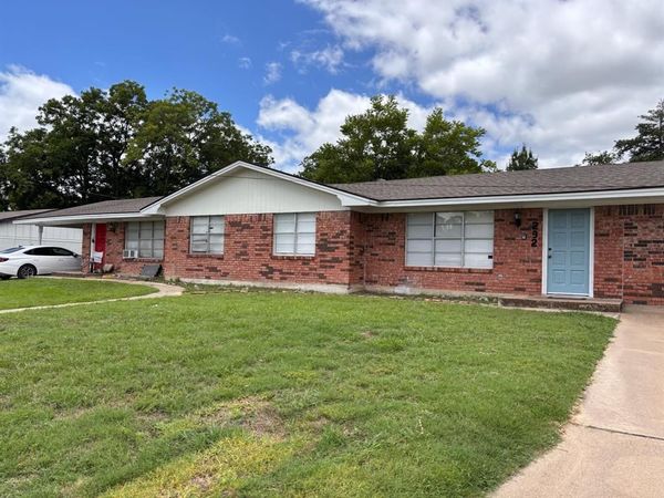 290 N Barker Street , Stephenville, TX 76401