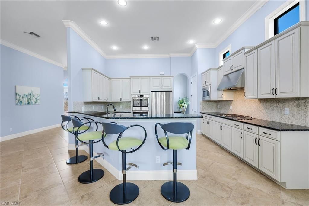 9461 Napoli Ln, Naples, FL 34113 Photo