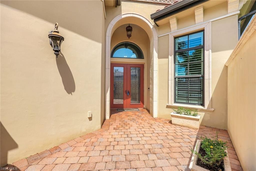 9461 Napoli Ln, Naples, FL 34113 Photo