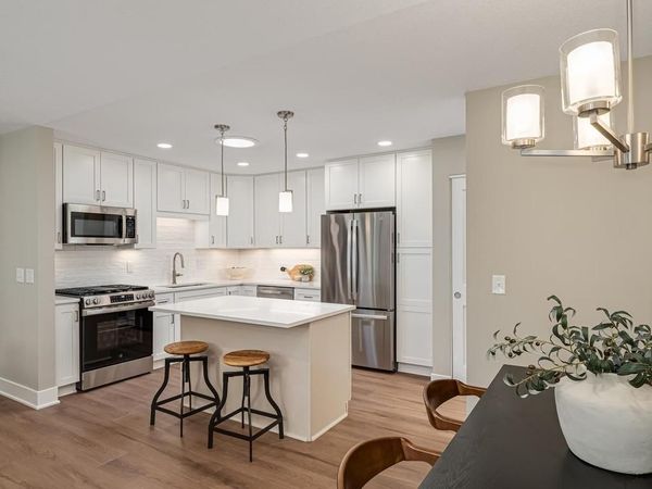 984 Yuma Lane N, Plymouth, MN 55447