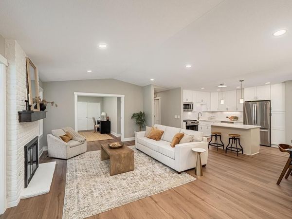 984 Yuma Lane N, Plymouth, MN 55447