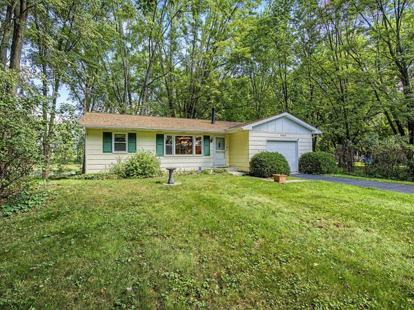1940 Maple Grove Road, Jackson, MI 49201