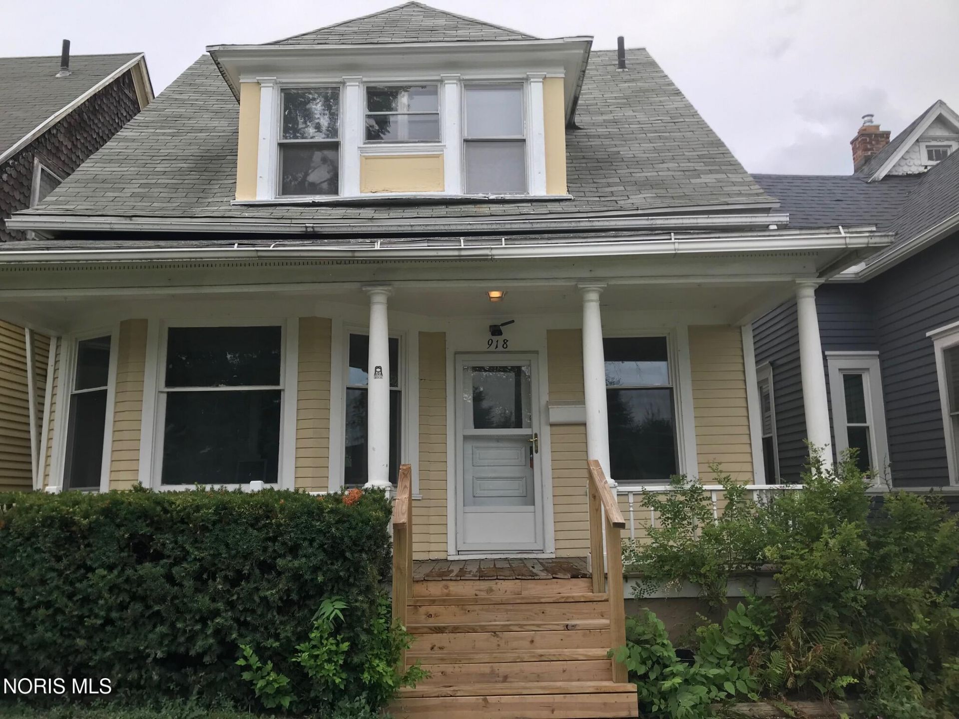 918 Prouty Avenue, Toledo, OH 43609 Main Photo