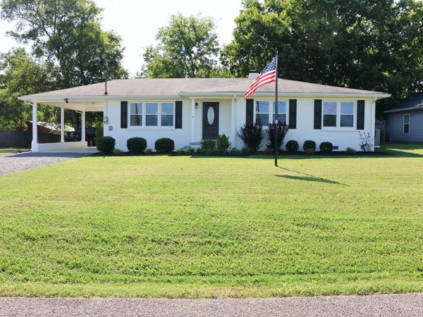 417 Central Ave, Chapel Hill, TN 37034
