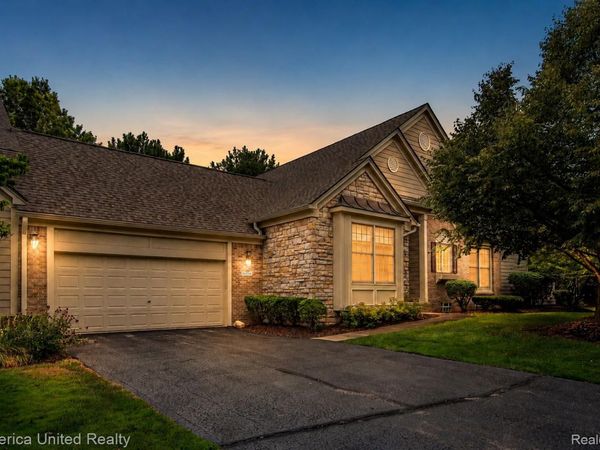 16766 Lochmoor Circle W, Northville Township, Mi 48168