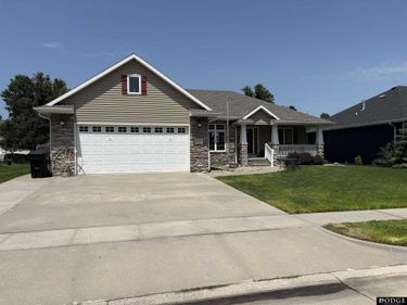 2432 Heritage Ln Lane E, Fremont, NE 68025