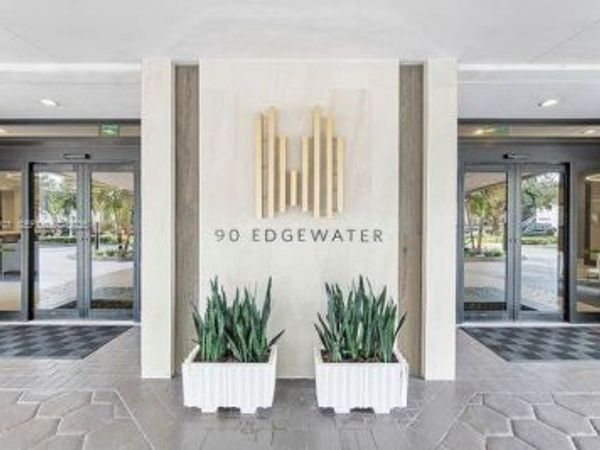 90 Edgewater Dr , Unit 917, Coral Gables, FL 33133