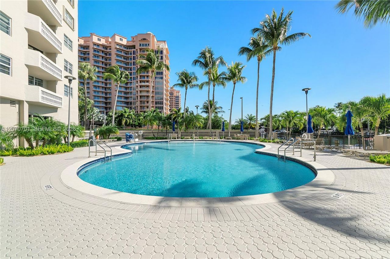 90 Edgewater Dr , Unit 917, Coral Gables, FL 33133 Photo