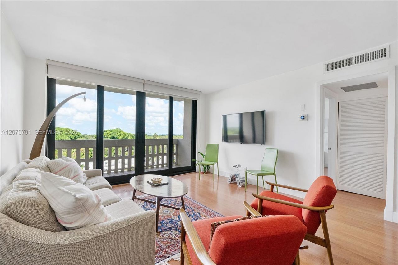 90 Edgewater Dr , Unit 917, Coral Gables, FL 33133 Photo