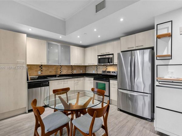 1350 NW 8th Ct , Unit A2-4, Miami, FL 33136