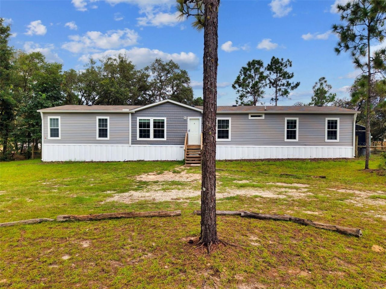 9490 NE 77th Place , Bronson, FL 32621 Photo