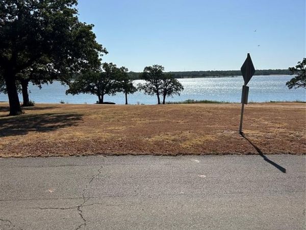 7033 N Lake Front Road, Marlow, OK 73055