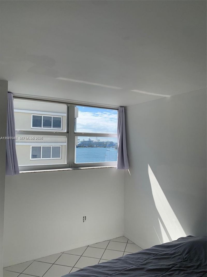 1228 West Ave , Unit 1415, Miami Beach, FL 33139 Photo