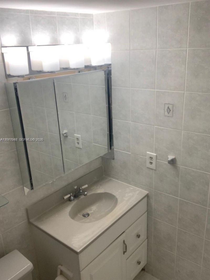 1228 West Ave , Unit 1415, Miami Beach, FL 33139 Photo