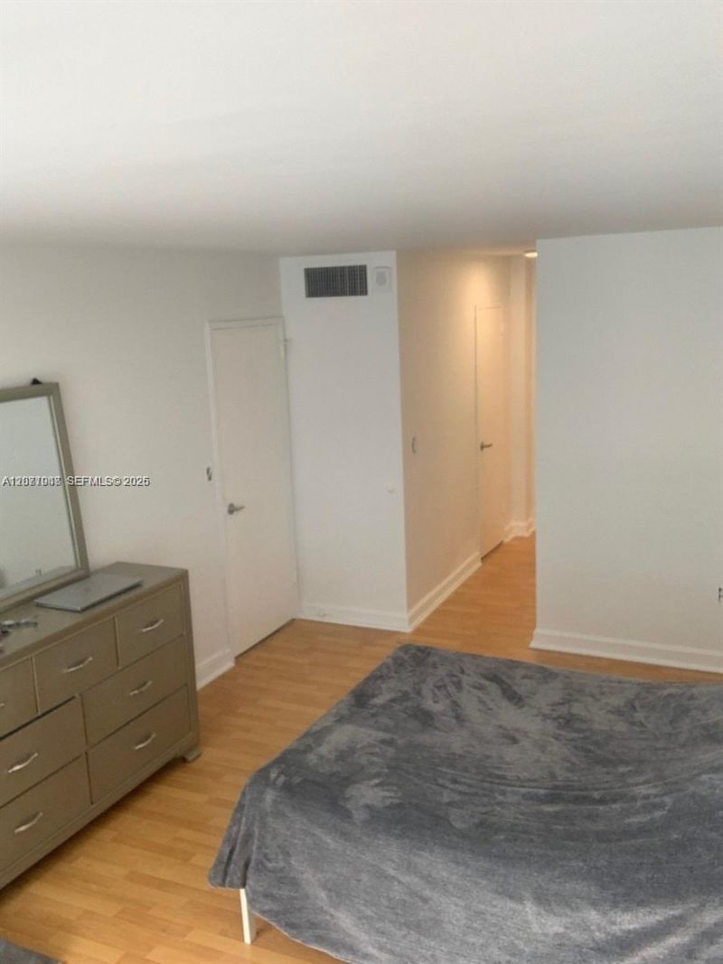 1228 West Ave , Unit 1415, Miami Beach, FL 33139 Photo