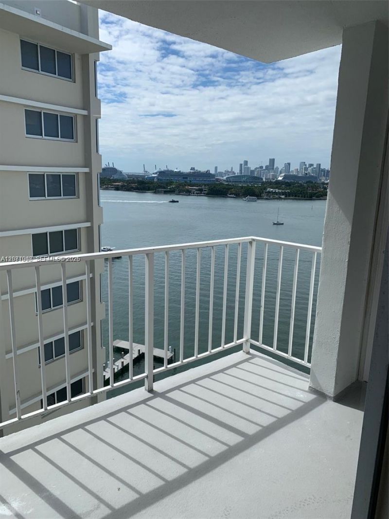 1228 West Ave , Unit 1415, Miami Beach, FL 33139 Photo